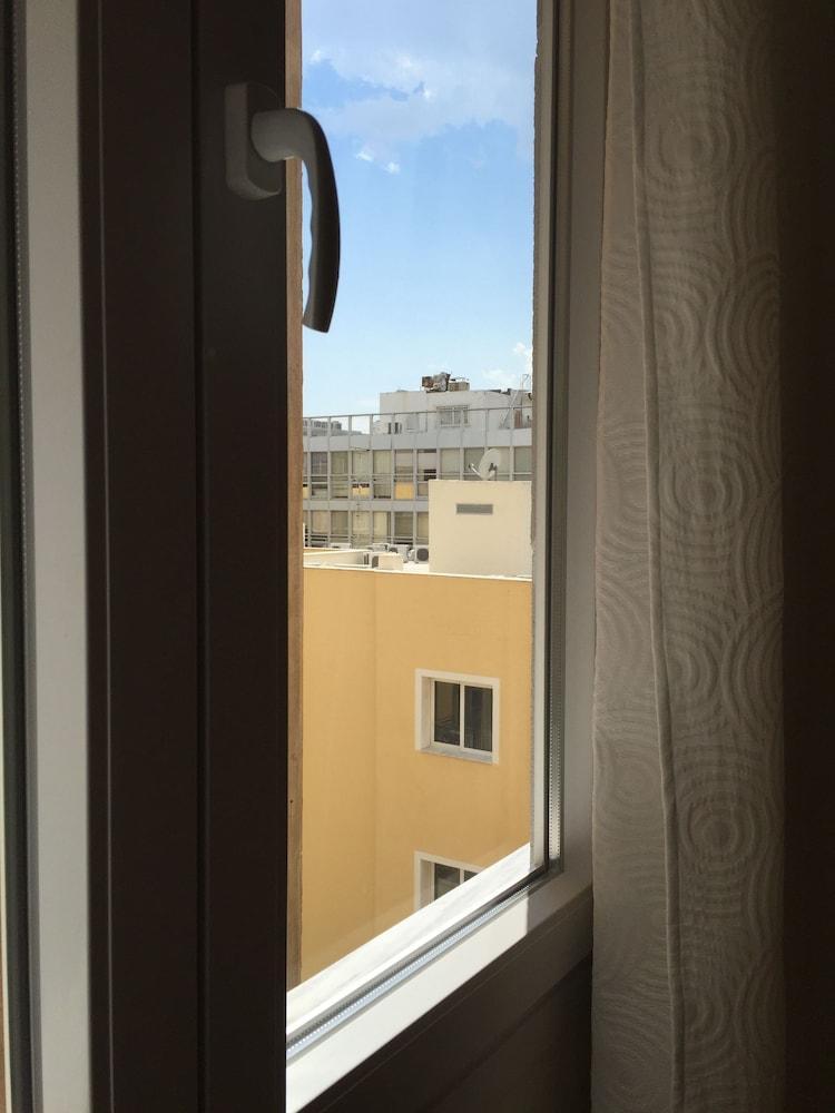 Dema Luxury Suites - Perikleous E1 أثينا المظهر الخارجي الصورة